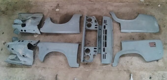 Sedačky fiat 125p + plecharina nová - 2