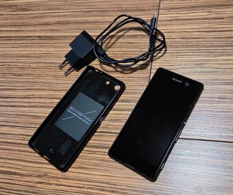 Sony Xperia M5 16GB - 2