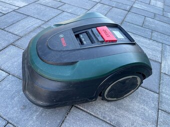 Robotická kosačka Bosch Indego M+ 700 - 2
