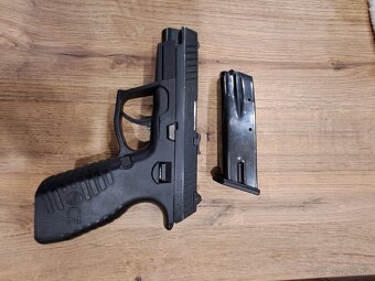 Luger cz110 kal 9 - 2