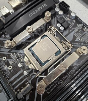 Intel i5-8400 s chladičom, doskou a 16GB RAM - 2