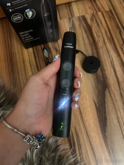 Philips Sonicare 4500 HX6830/44 - 2