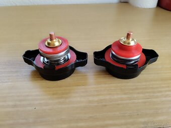 Vysokotlaková zátka chladiča s teplomerom - 2