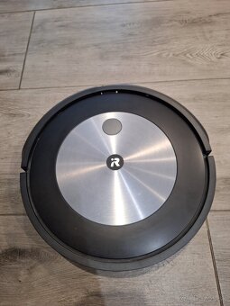 Predam roboticky vysavac Irobot J7 - 2