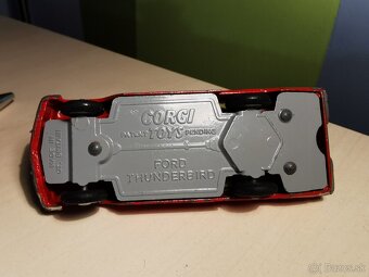 Corgi toys Ford Thunderbird - 2