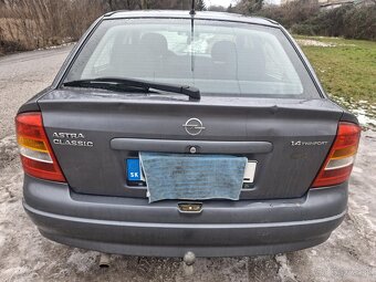 Opel Astra 1,4 benzín - 2
