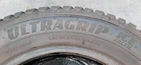 Predám pneumatiky  215/65R17 GoodYear Ultragpri Ice arctic - 2