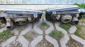 Predám predné svetlá Nissan Terrano - 2