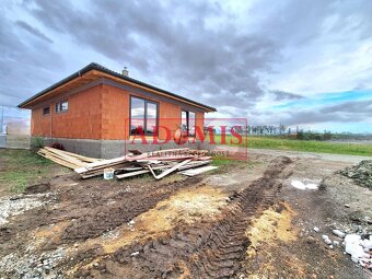 Predáme 5izbový tehlový bungalov Ruskov 126m2, pozemok 620m - 2