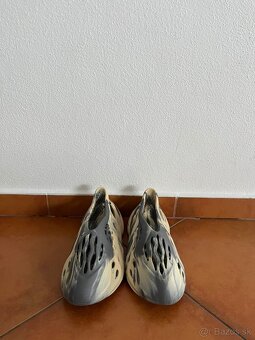 YEEZY FOAMRUNNERS CAMOUFLAGE 40,5 - 2