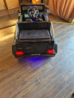 Elektrické autíčko mercedes - 2
