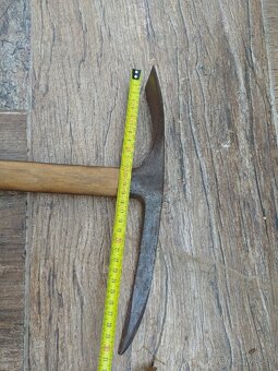 Horolezecký cepín - 2