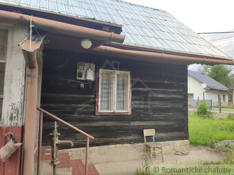 Staršia chalupa s hospodárskymi budovami na pozemku 850 m2 - 2