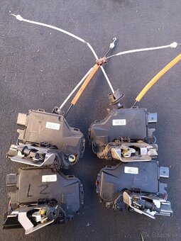 Zámok dverí audi a4 b6 - 2