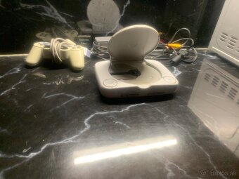 predám playstation 1 - 2