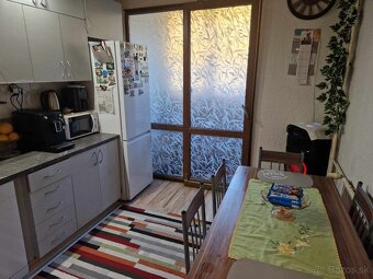 Na predaj 4 izbový byt kompletná rekonštrukcia Handlová - 2