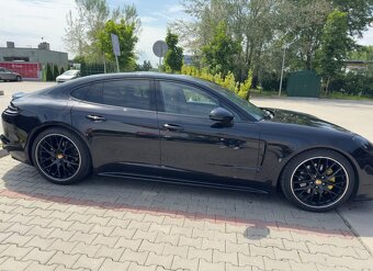 Porsche Panamera gts 2018 - 2