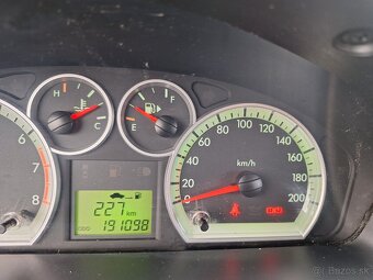 CHEVROLET AVEO 1,4 BENZÍN KLÍMA ŤAŽNÉ - 2