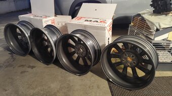 originál 18" disky toyota corolla cross - 2