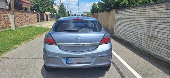 Opel astra gtc - 2