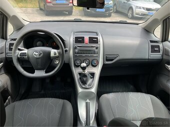 Toyota Auris - 2