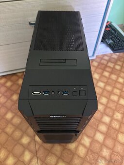 Predám Pc skriňu Enermax Hoplite 3220 - 2