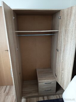 Šatníková skriňa - 2