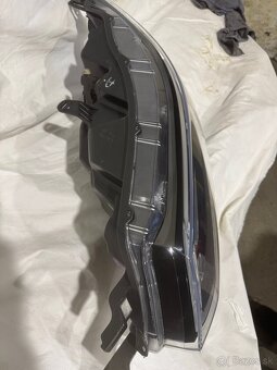 NissanQashqai 2.predne svetlo Ľavé Full led - 2