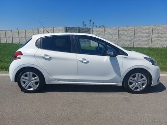 Peugeot 208 1.2  PureTech STYLE - 2