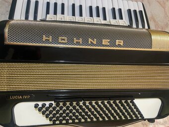 Hohner LuciaIV P 96 basový - 2