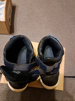 Prechodné topanočky velkosť 22 a 24 - 2