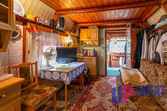 NA PREDAJ - Záhrada (480m2) s dvoma chatkami - 2
