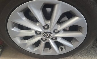 Toyota yaris cross - 2