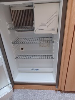 karavan Knaus Eiffeland - 2