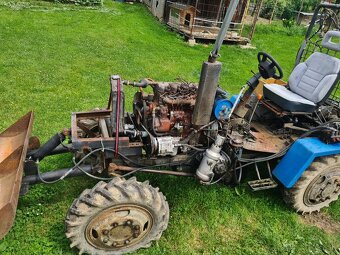 Traktor 4x4 so zavadou - 2
