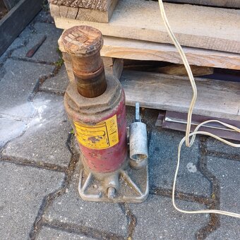 hydraulický zdvihák - 2