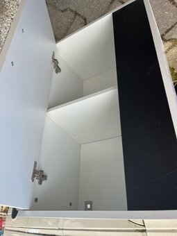 skrinka do kupelne vešiak so zrkadlom - 2