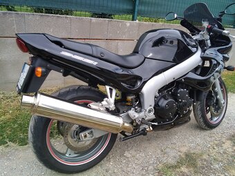 Triumph Sprint RS 955i - 2