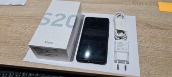 Samsung s20FE 8/128GB - 2