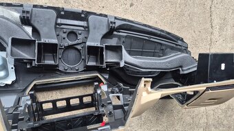 Palubovka BMW F10 F11 - 2