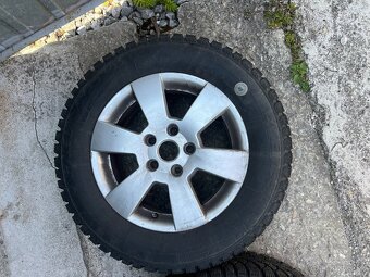 elektróny R15 5x112 s zimnými gumami - 2