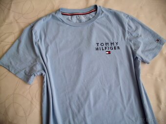 Tommy Hilfiger pánske tričko M-S - 2