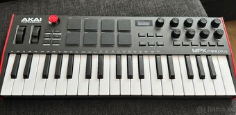 Akai MPK Mini Plus MIDI keyboard Black - 2