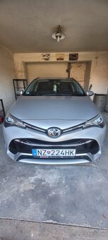 Toyota Avensis 2.0 D4D 105 Kw M6 - 2
