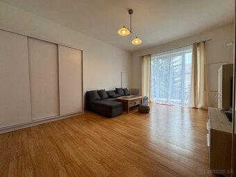 Štýlový 1,5-izbový byt s balkónom – centrum Piešťan - 2