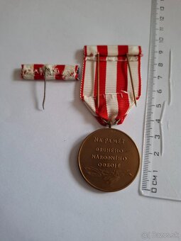 Medaila Za vernosť 1939-1945 so stužkou - 2
