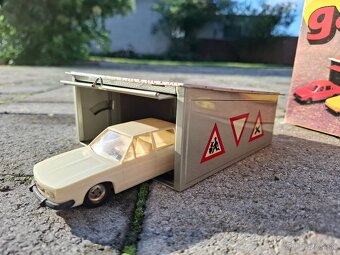 Garáž KDN stara hračka - 2