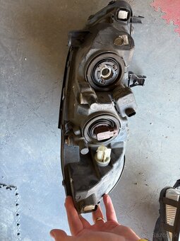 Predné svetlá Opel Zafira A - 2