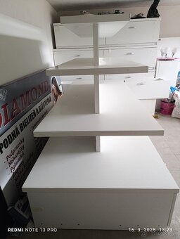 Výstavný regal - 2