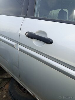 Pravé predné dvere Hyundai accent - 2